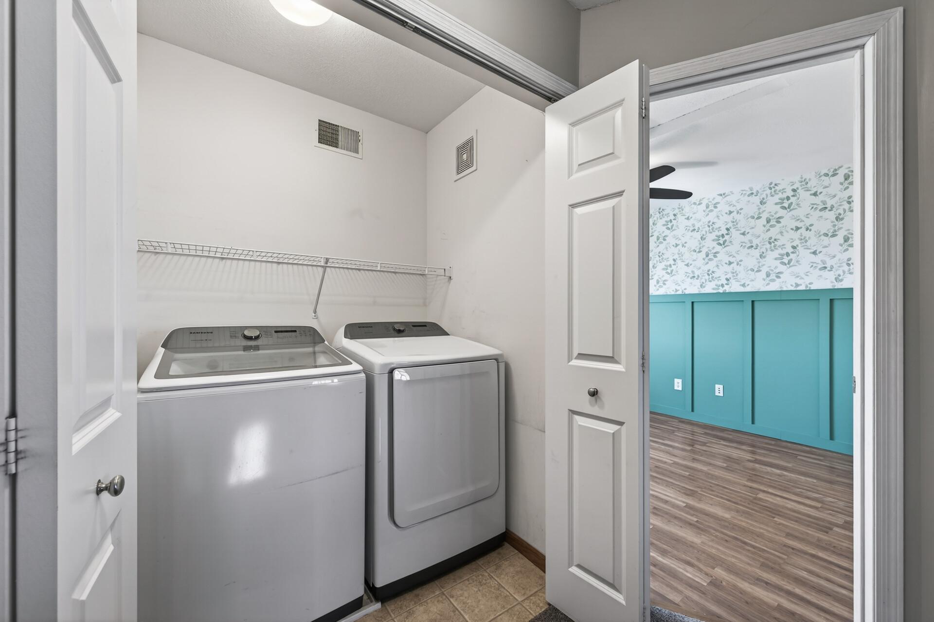 Upper laundry closet