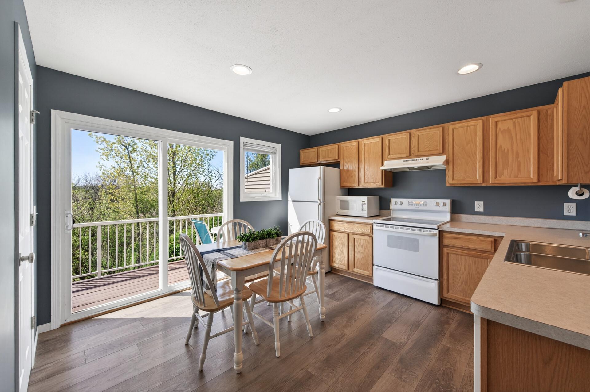 Kitchen with great cabinet space