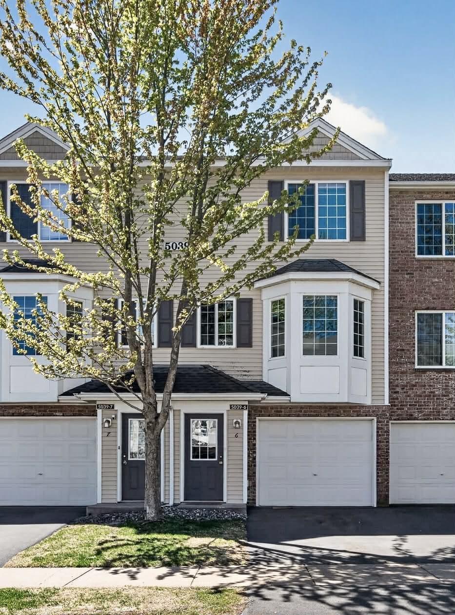Welcome to 5039 Evergreen Drive N, #6 Hugo