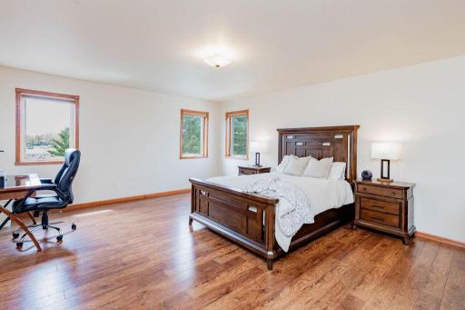 965 18th Avenue Circle N, Moorhead, MN 56560