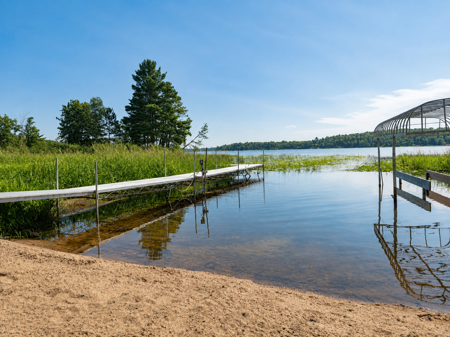 Swimmable shoreline plus 2 docks!.png