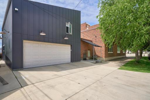 3 Car Garage + Lift