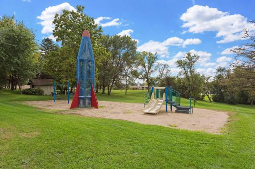 972 Rolling Greens Lane NW, Hutchinson, MN 55350