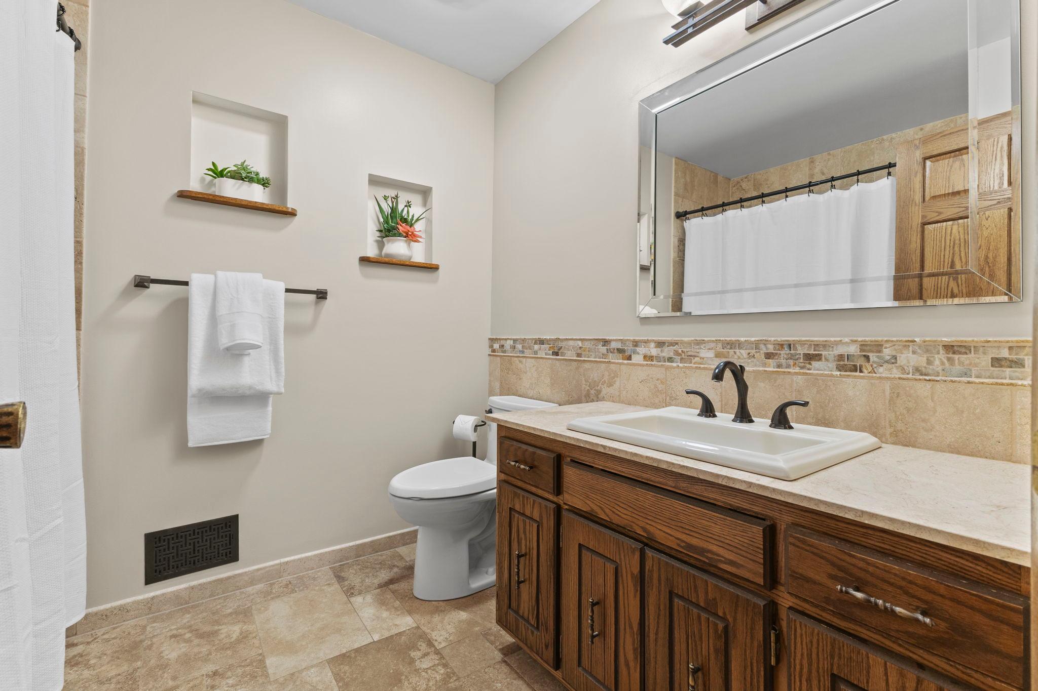 Fully updated full-bath on upper-level!