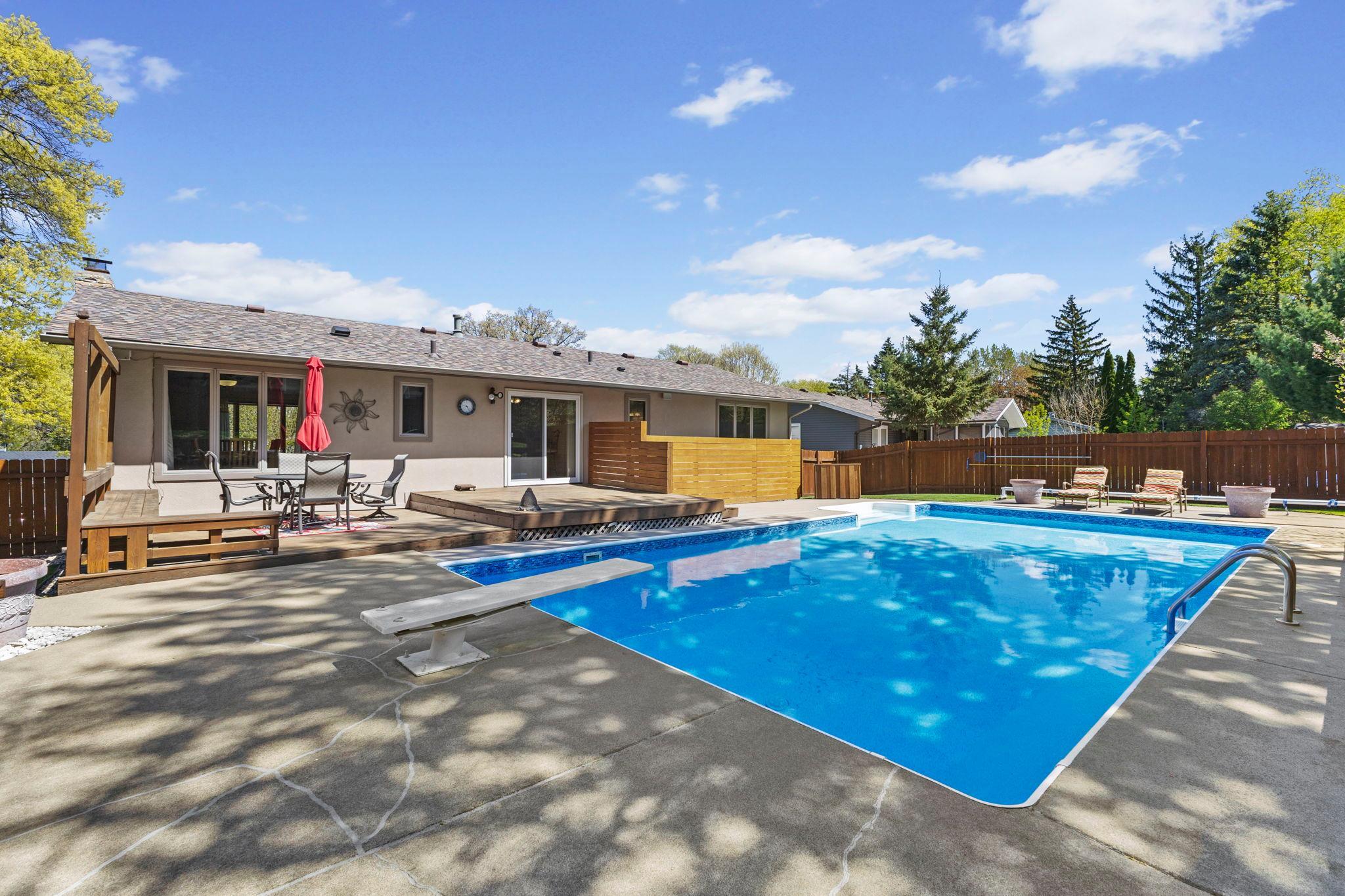 Comes with 3 beds, 3 baths & 1851 square feet!