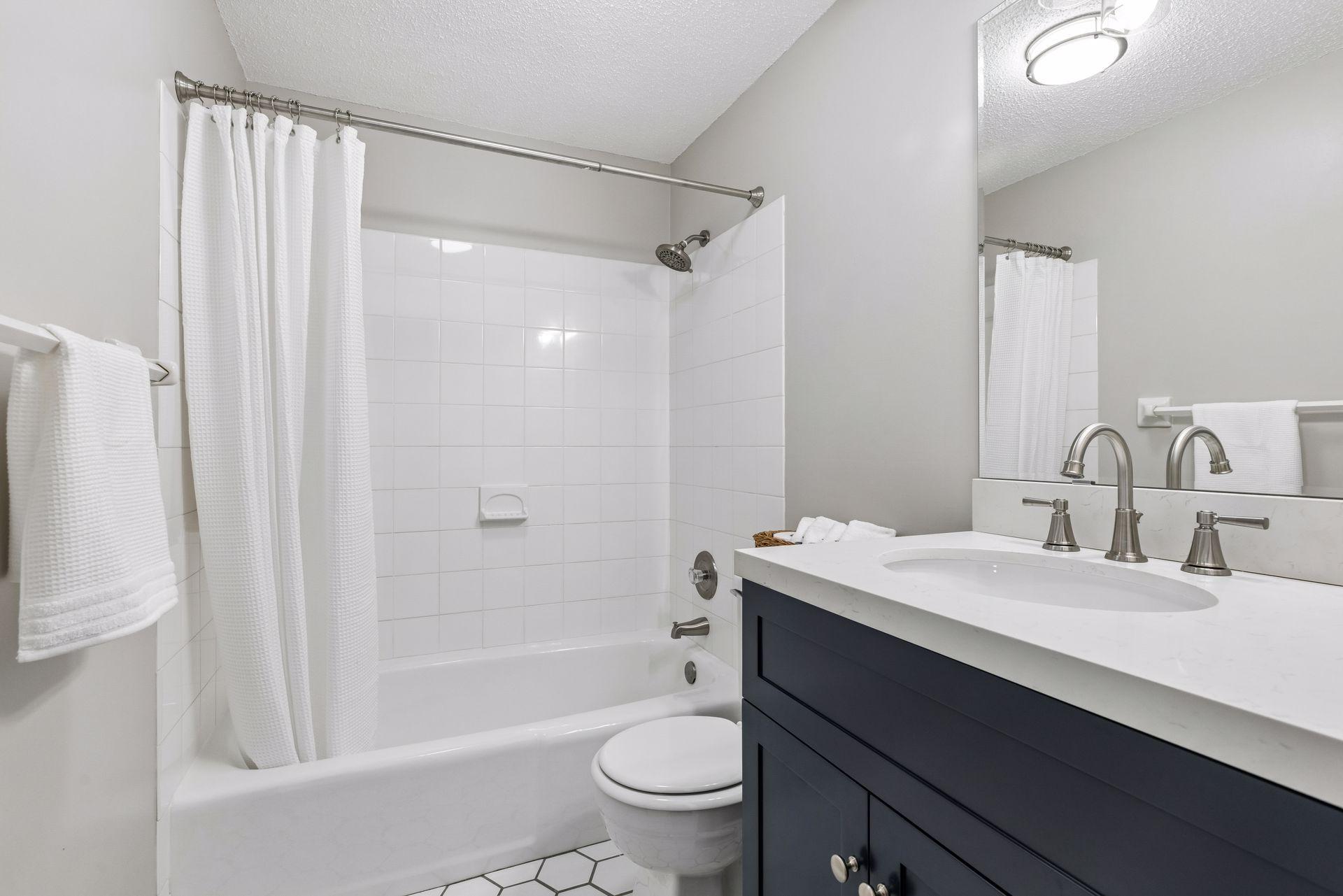 Second upstairs full bath