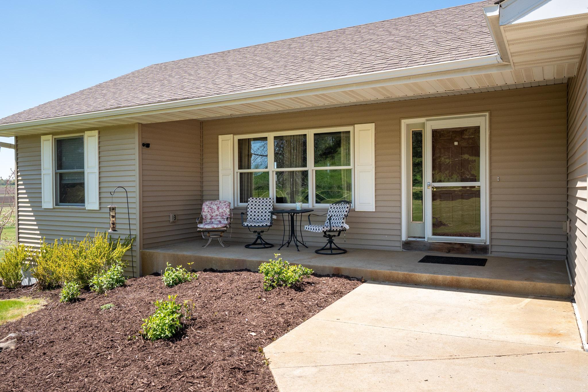24215 Joan Ave Hampton-8.jpg