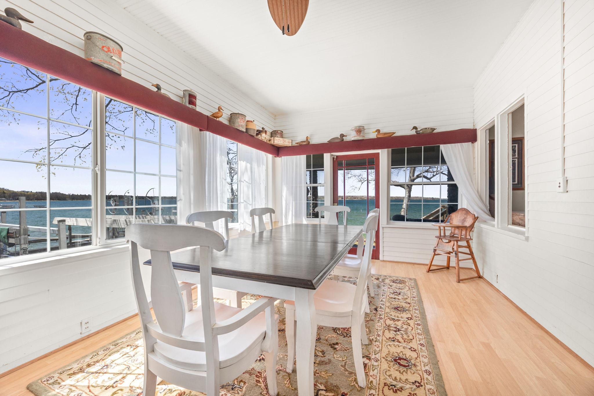 Waterfront dining room