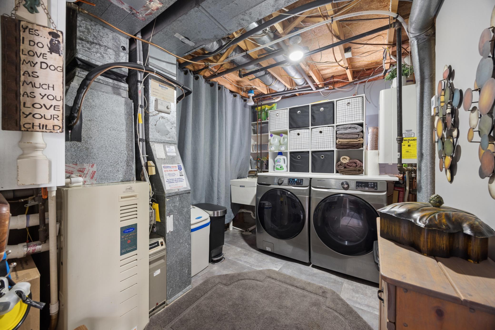 Laundry/Utility Roo