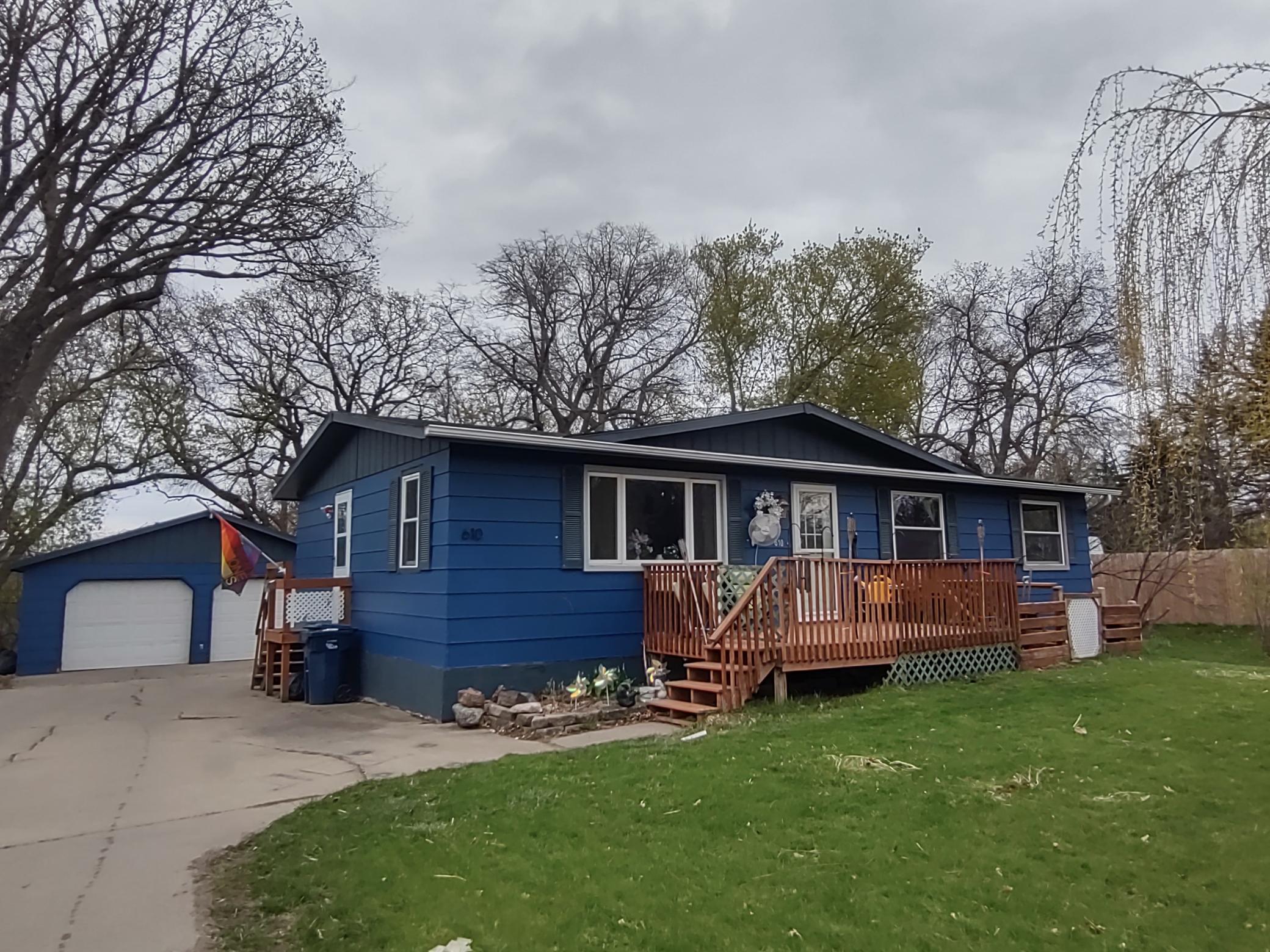 610 Springen Ave