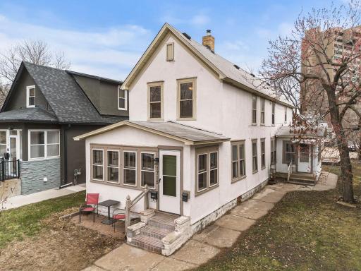 Front of duplex showing both entries for lower unit