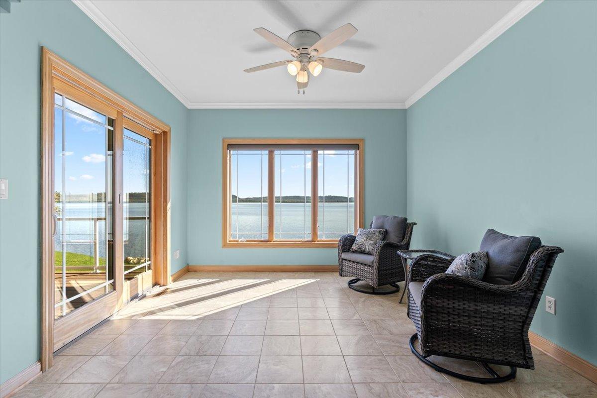 03-Sunroom