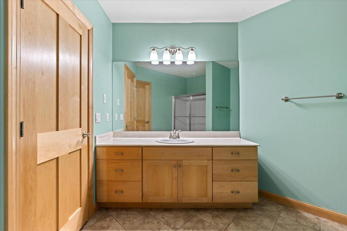 27-Guest Bath