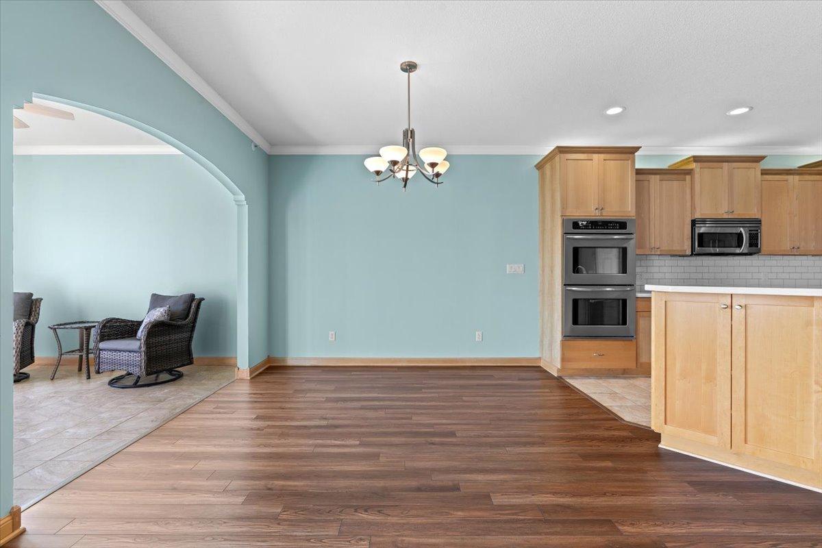 09-Dining Room