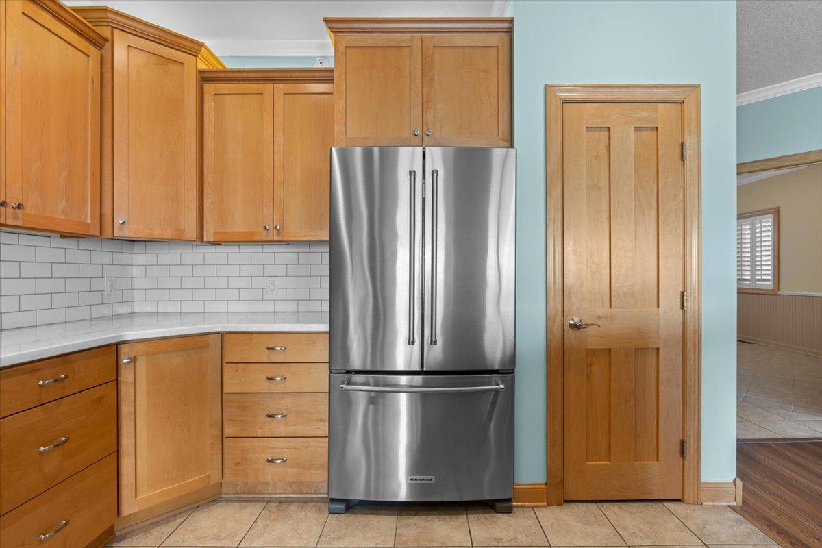Refrigerator & Pantry