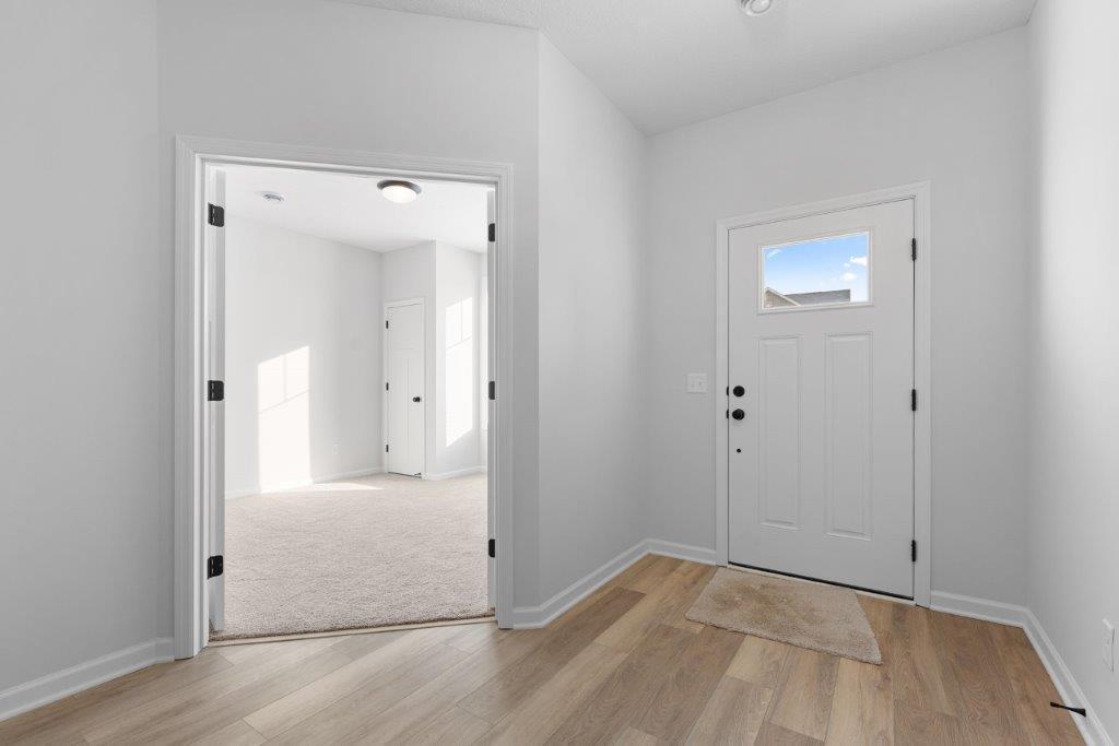 [L99-Z006]Entryway.1.jpg