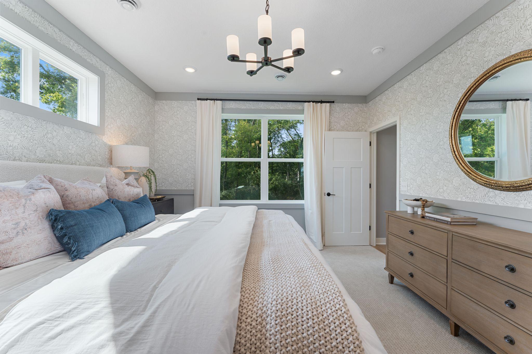 [L002-Z040]OwnersBedroom.4.jpg