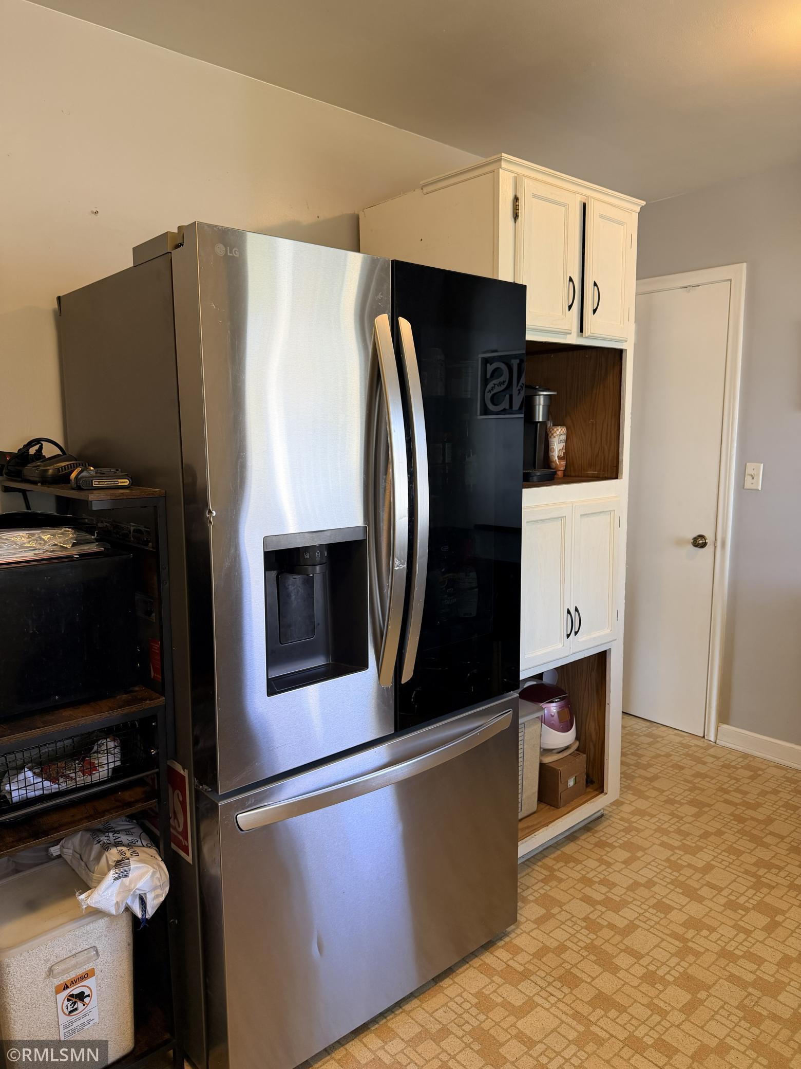 Large refrigerator for your culinary needs!