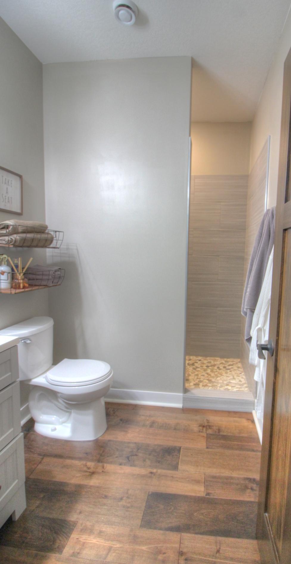 Lower Level 3/4 Bath w/Tiled Shower