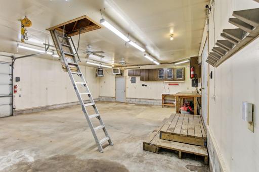 1562 Hoyt Avenue E, Saint Paul, MN 55106