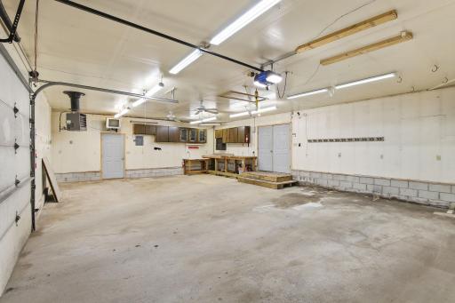 1562 Hoyt Avenue E, Saint Paul, MN 55106
