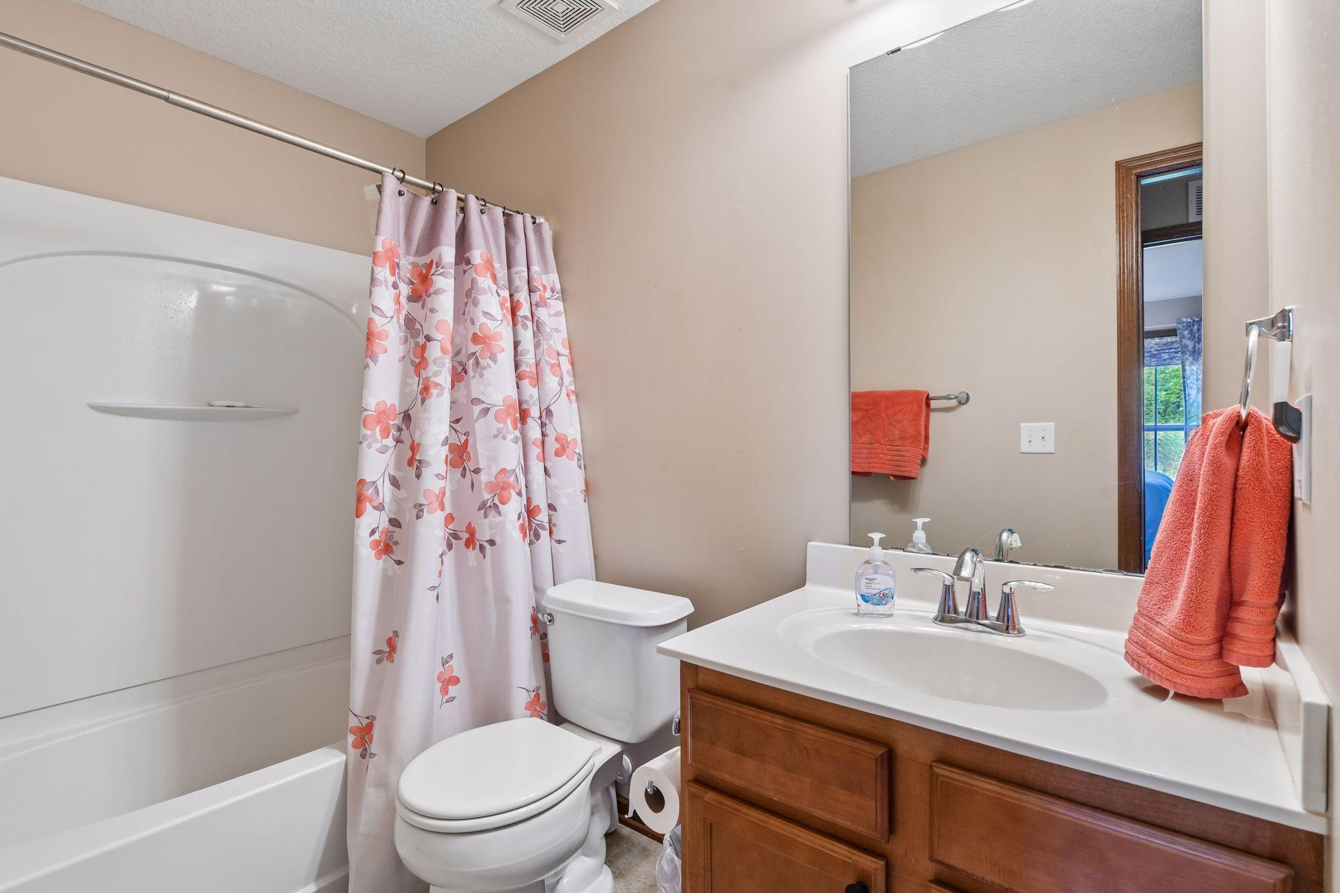Lower Level Full Bath