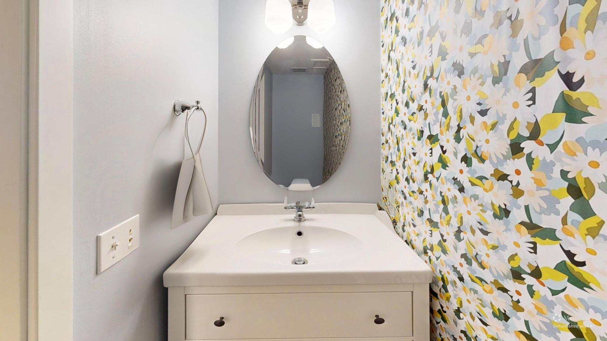 1046 1/2 Bathroom