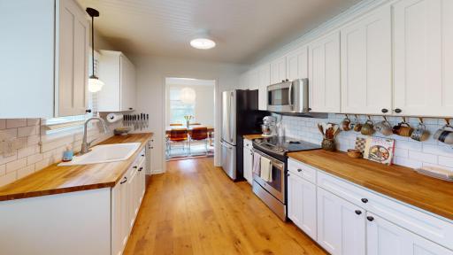 1046 Brooks Avenue W, Saint Paul, MN 55113