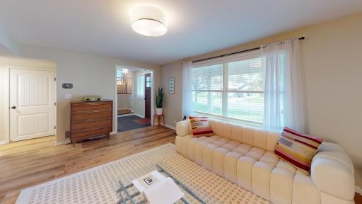 1046 Brooks Avenue W, Saint Paul, MN 55113