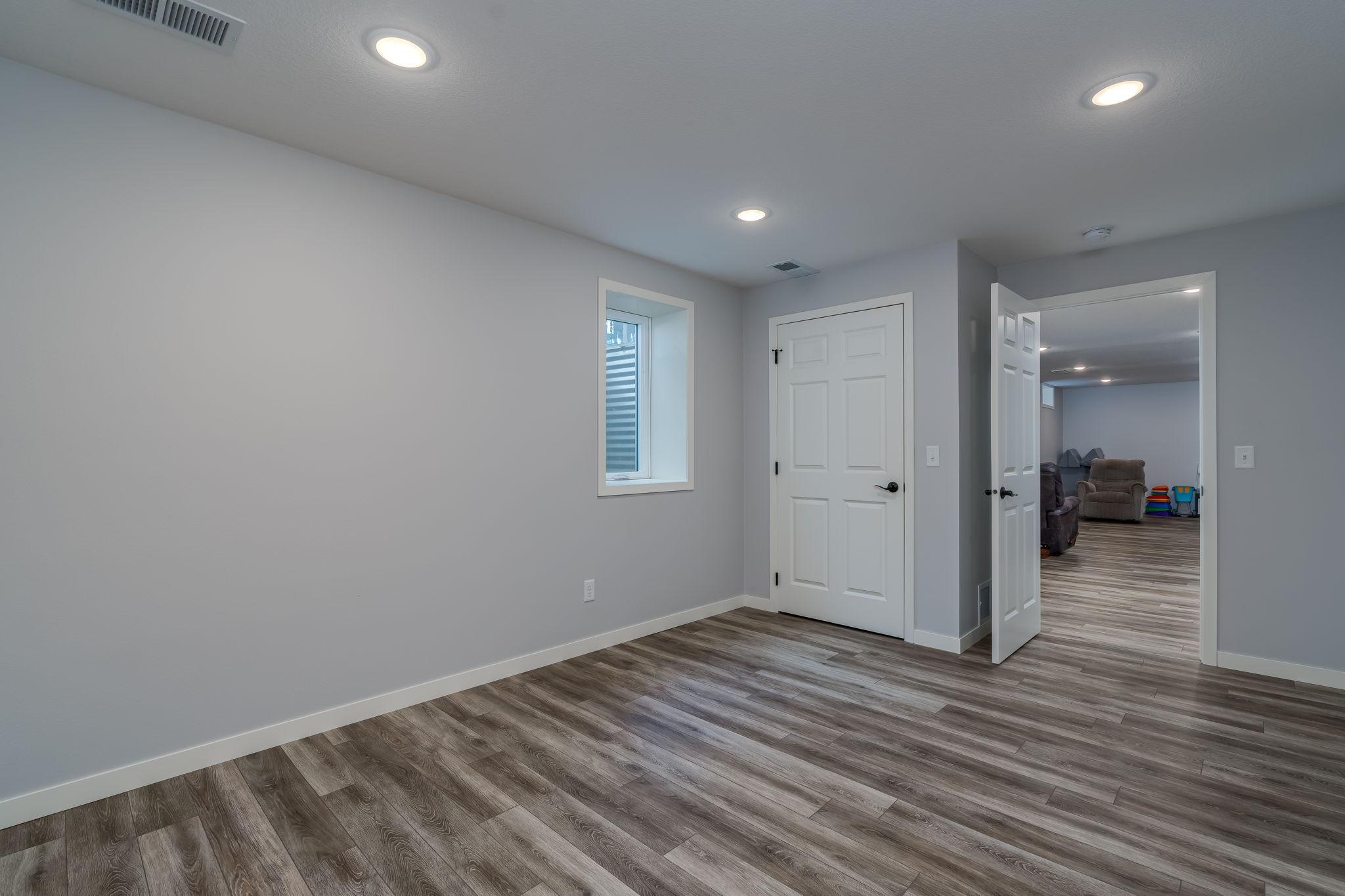 31-web-or-mls-62277-142nd-st.jpg