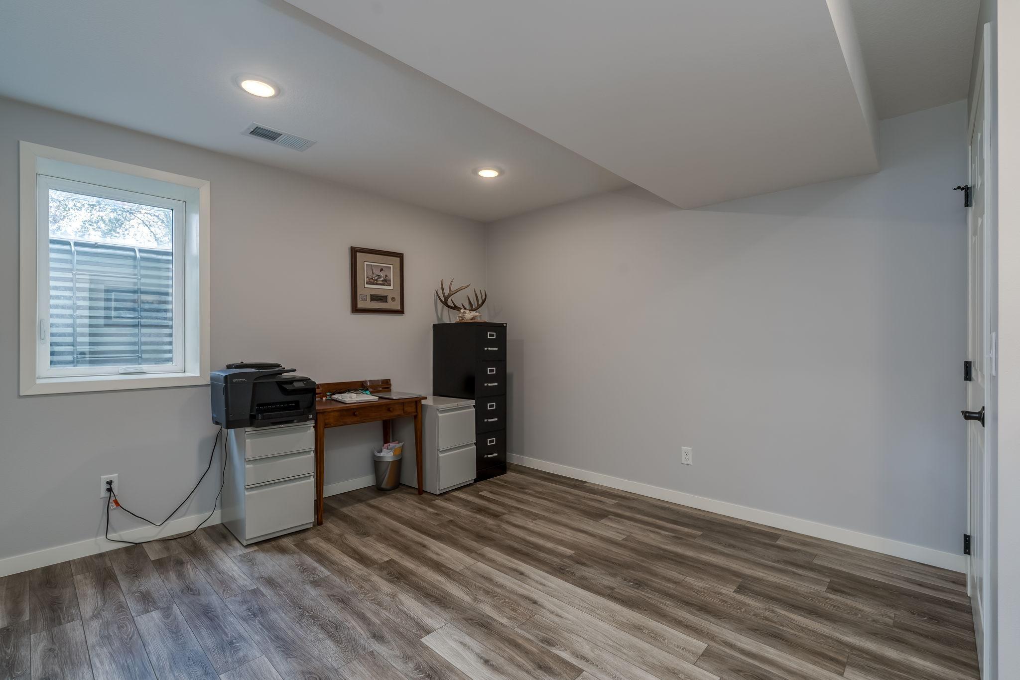 32-web-or-mls-62277-142nd-st.jpg