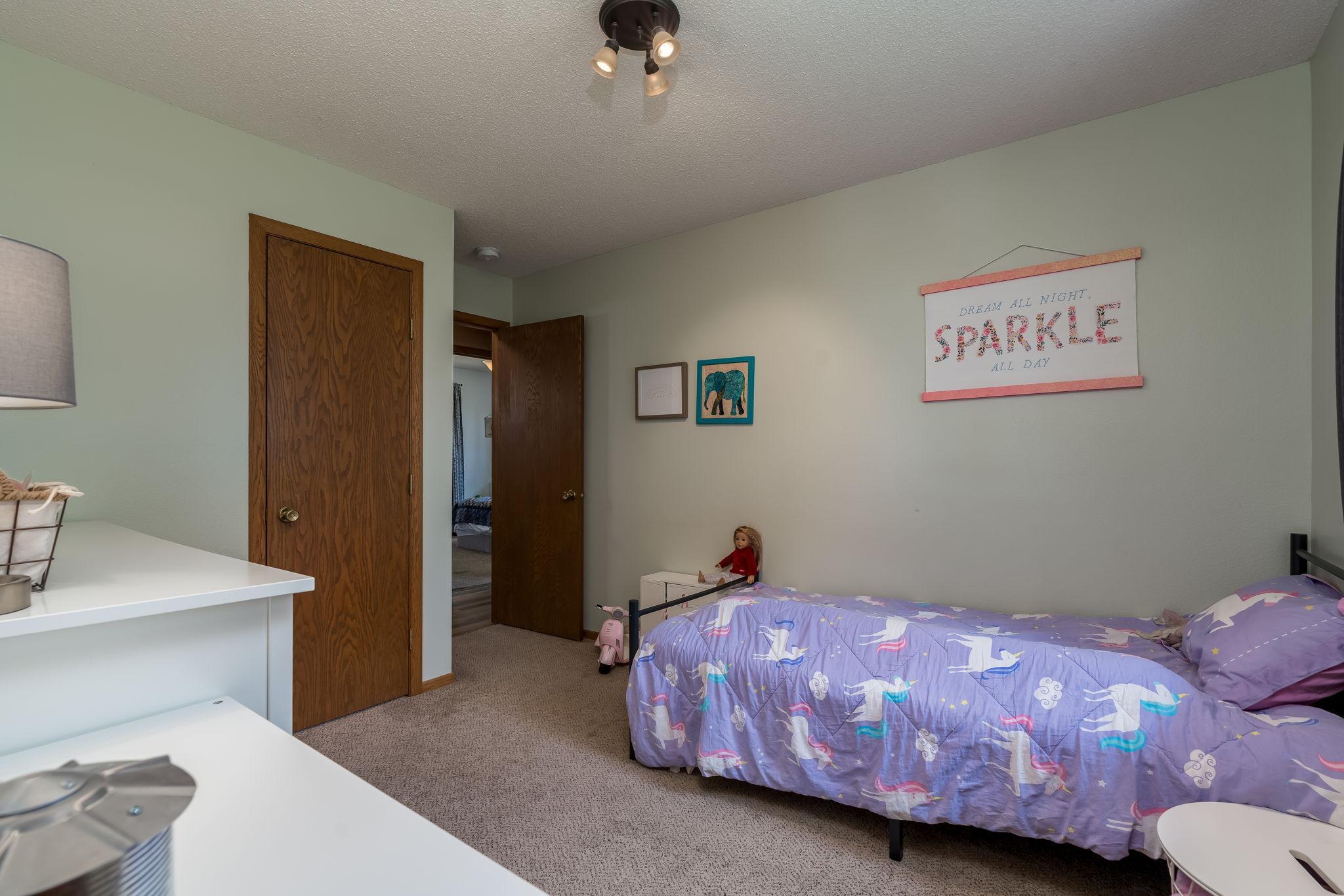 23-web-or-mls-62277-142nd-st.jpg