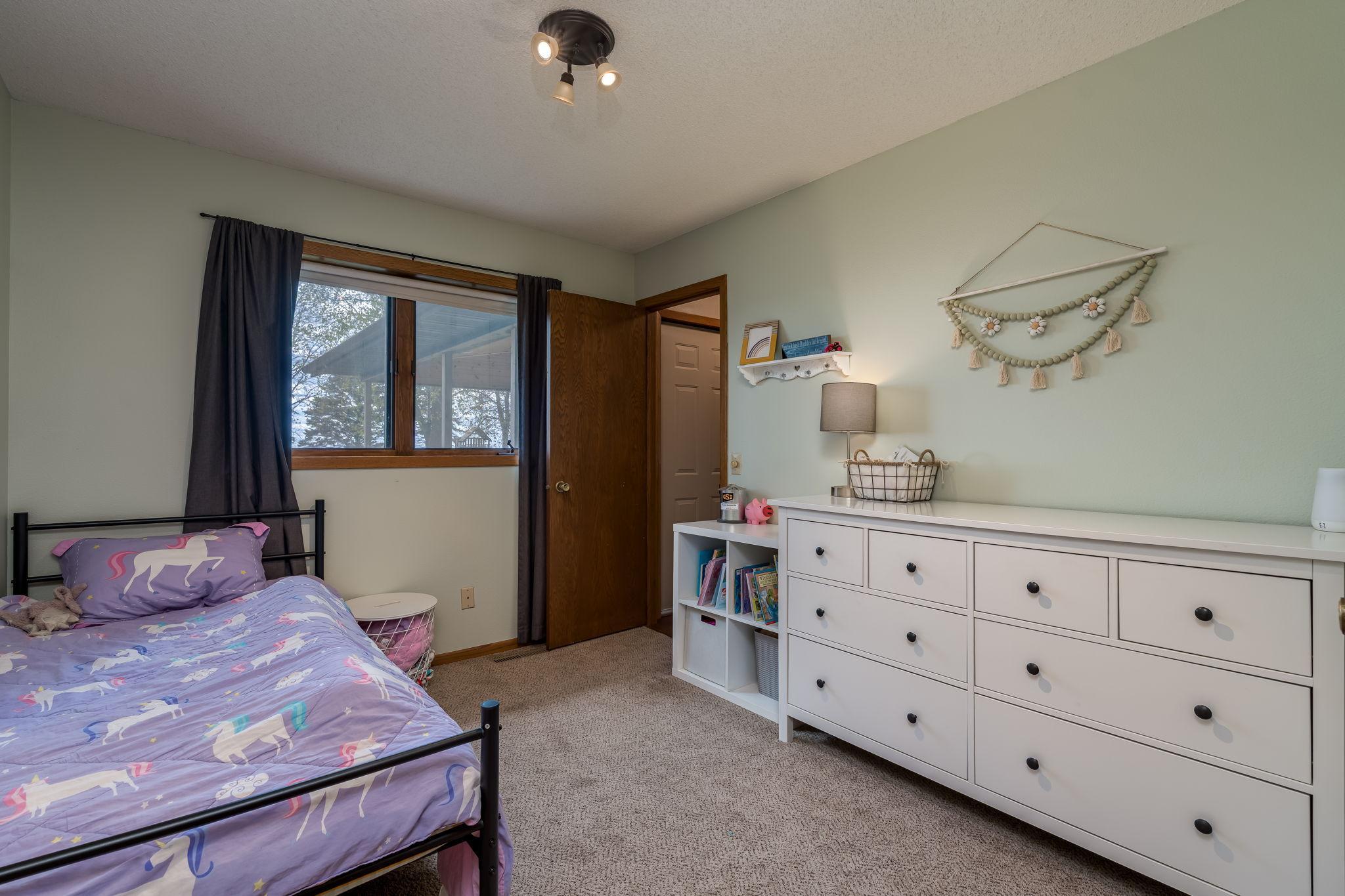 22-web-or-mls-62277-142nd-st.jpg