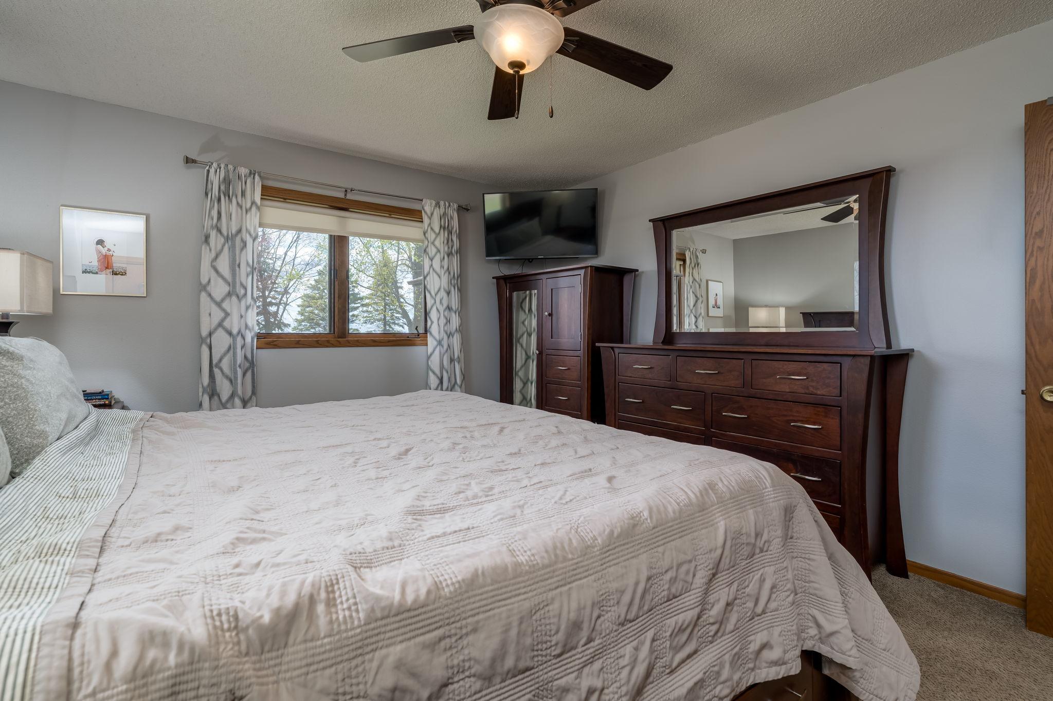 18-web-or-mls-62277-142nd-st.jpg