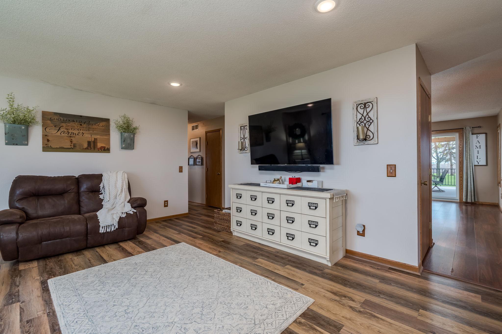 13-web-or-mls-62277-142nd-st.jpg