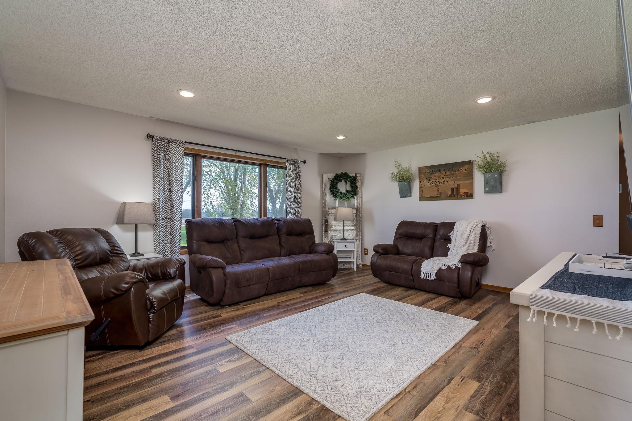 15-web-or-mls-62277-142nd-st.jpg