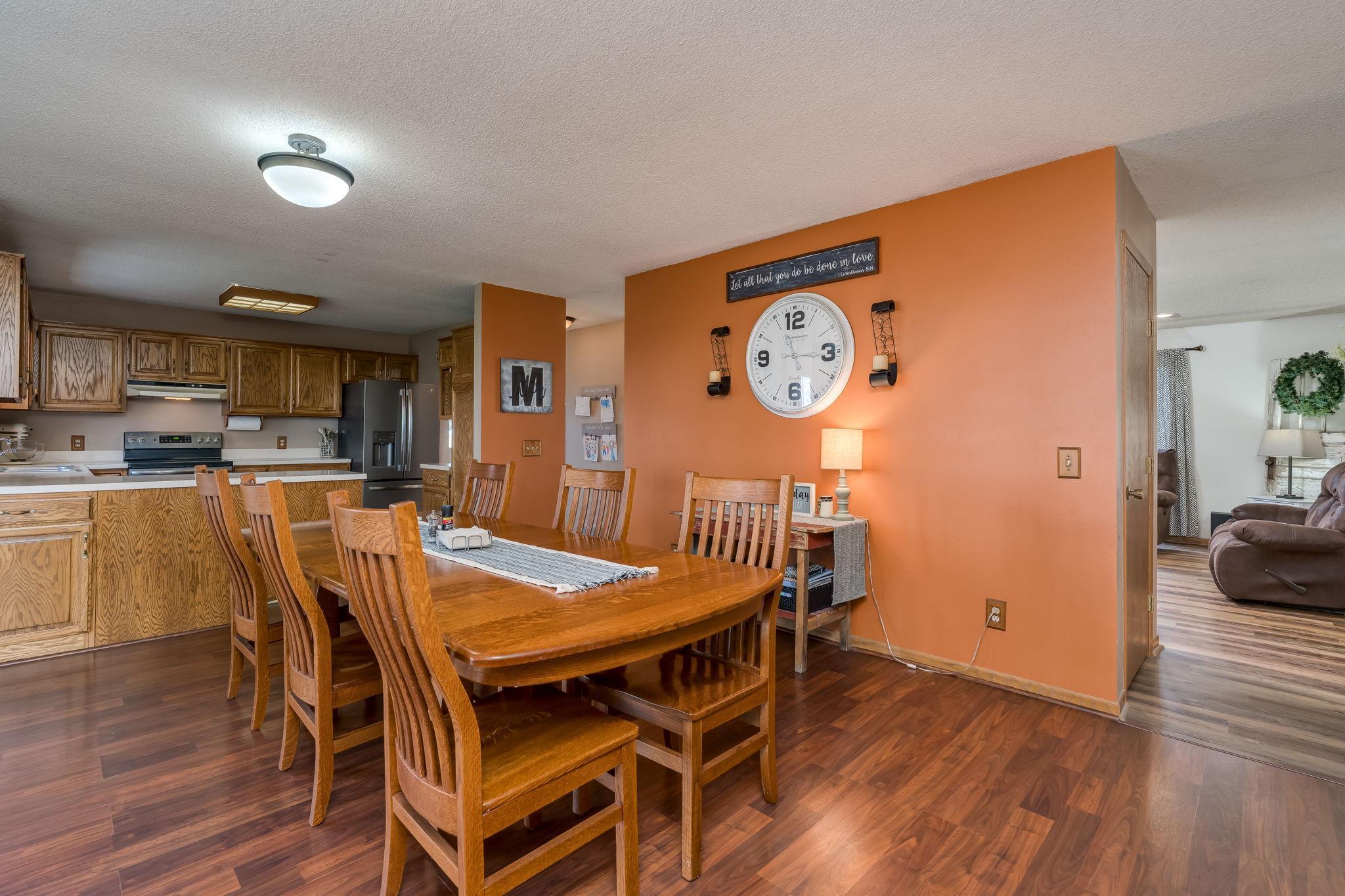 5-web-or-mls-62277-142nd-st.jpg