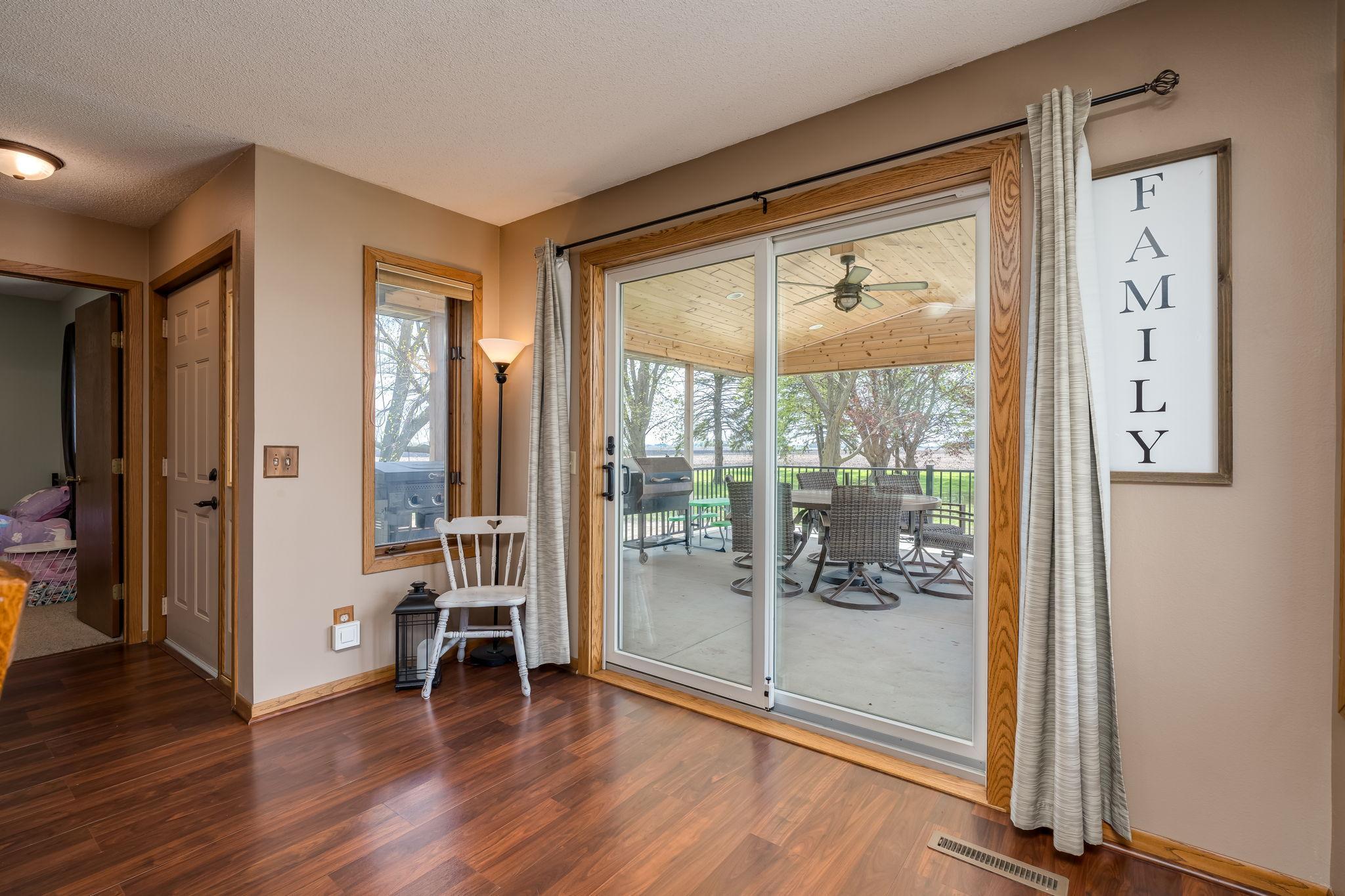 7-web-or-mls-62277-142nd-st.jpg