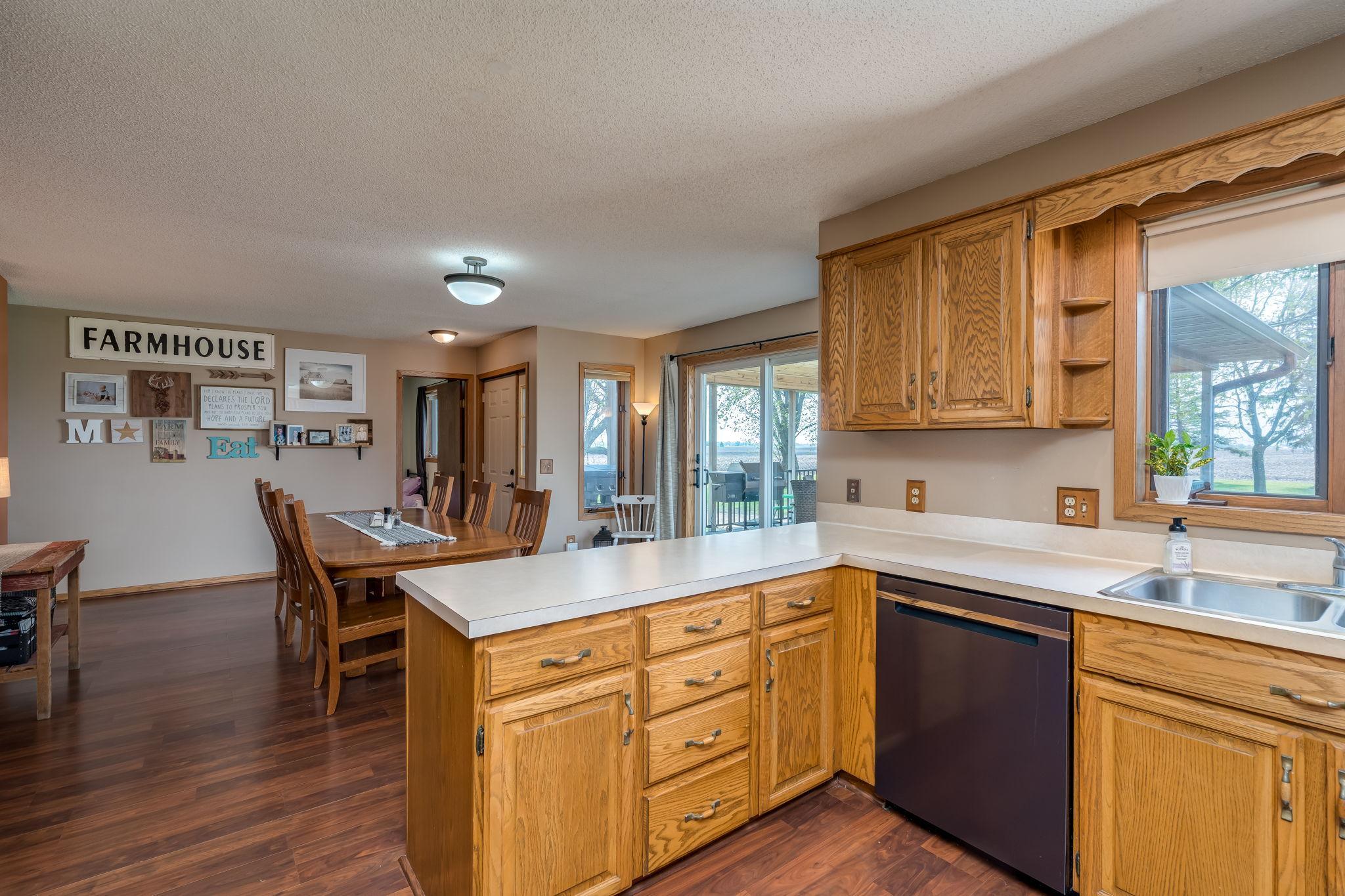 12-web-or-mls-62277-142nd-st.jpg