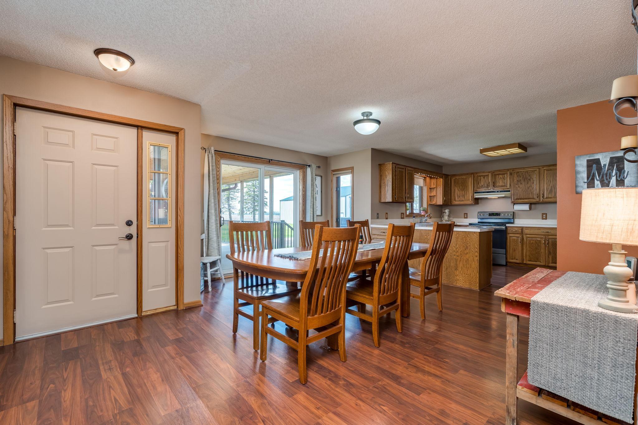 4-web-or-mls-62277-142nd-st.jpg