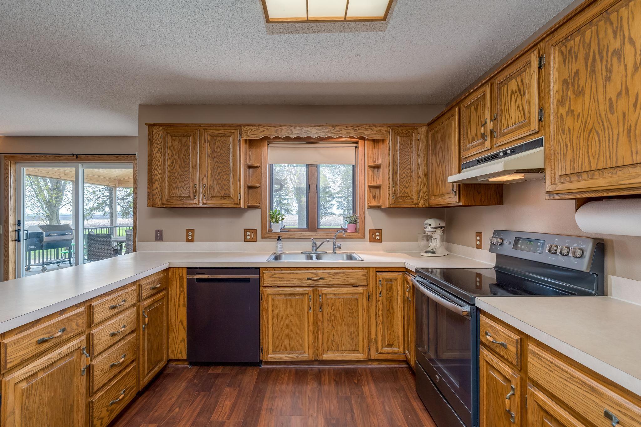 10-web-or-mls-62277-142nd-st.jpg