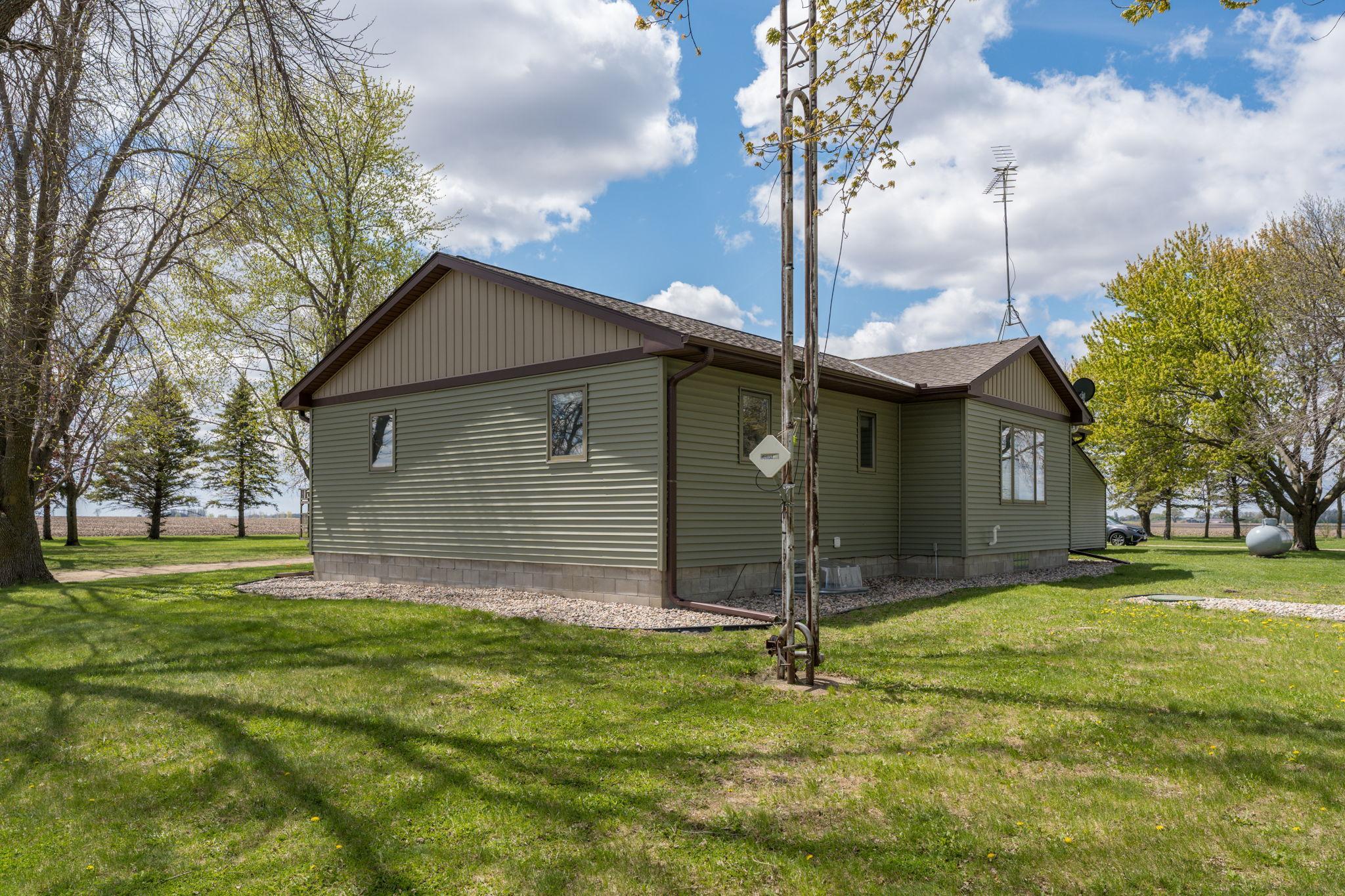 36-web-or-mls-62277-142nd-st.jpg