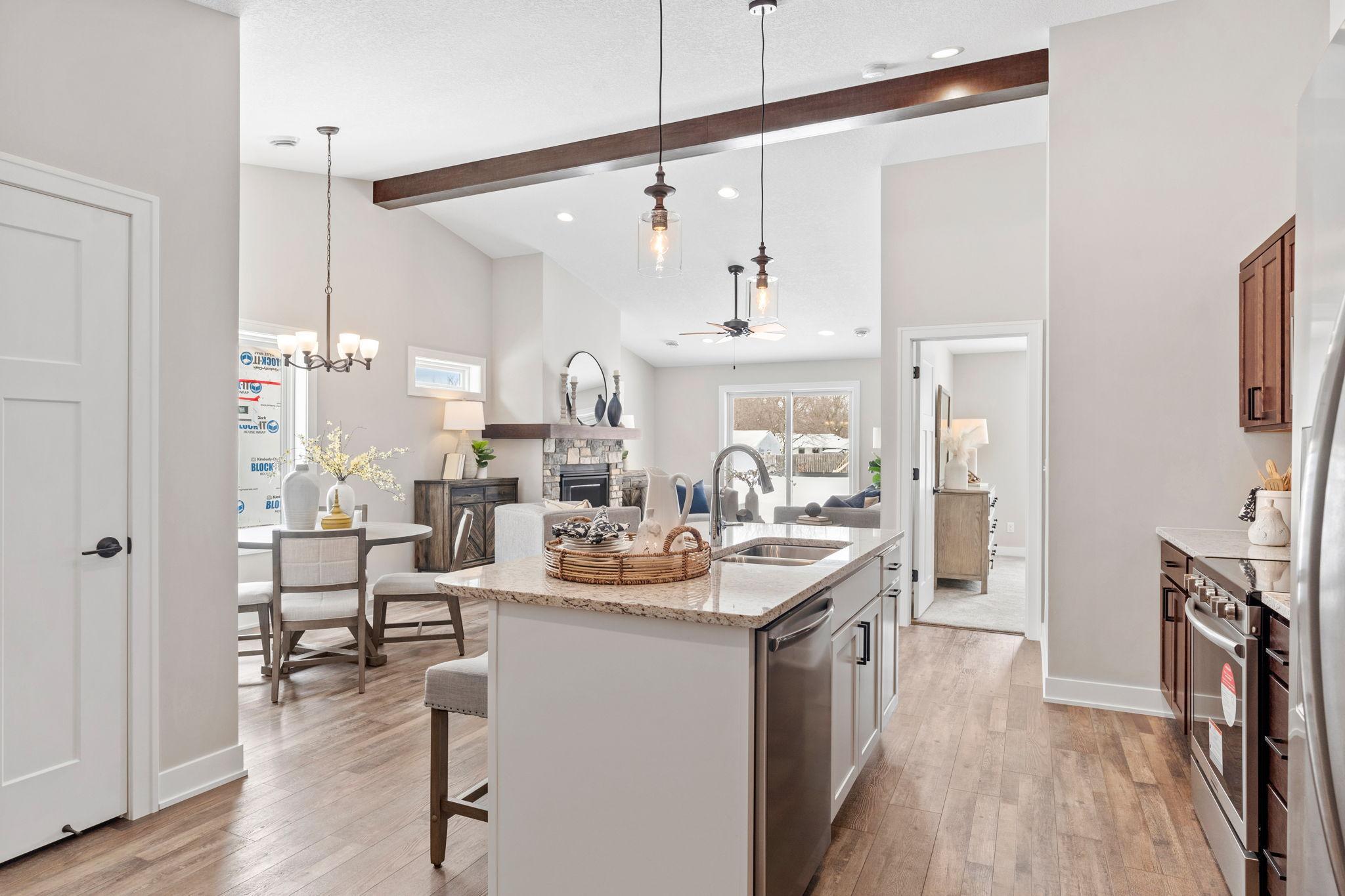 9-web-or-mls-2339 17th Ave E-9.jpg