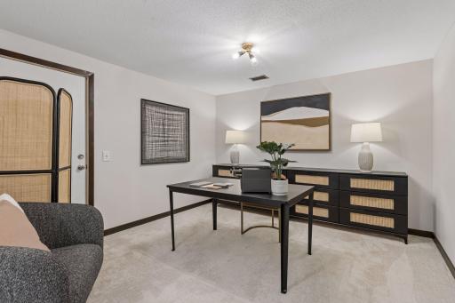 8 Sandpiper Lane, Saint Paul, MN 55127