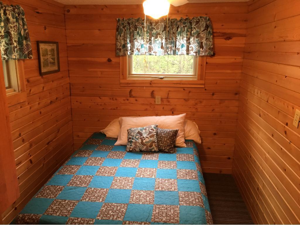 Cabin BR1.jpg