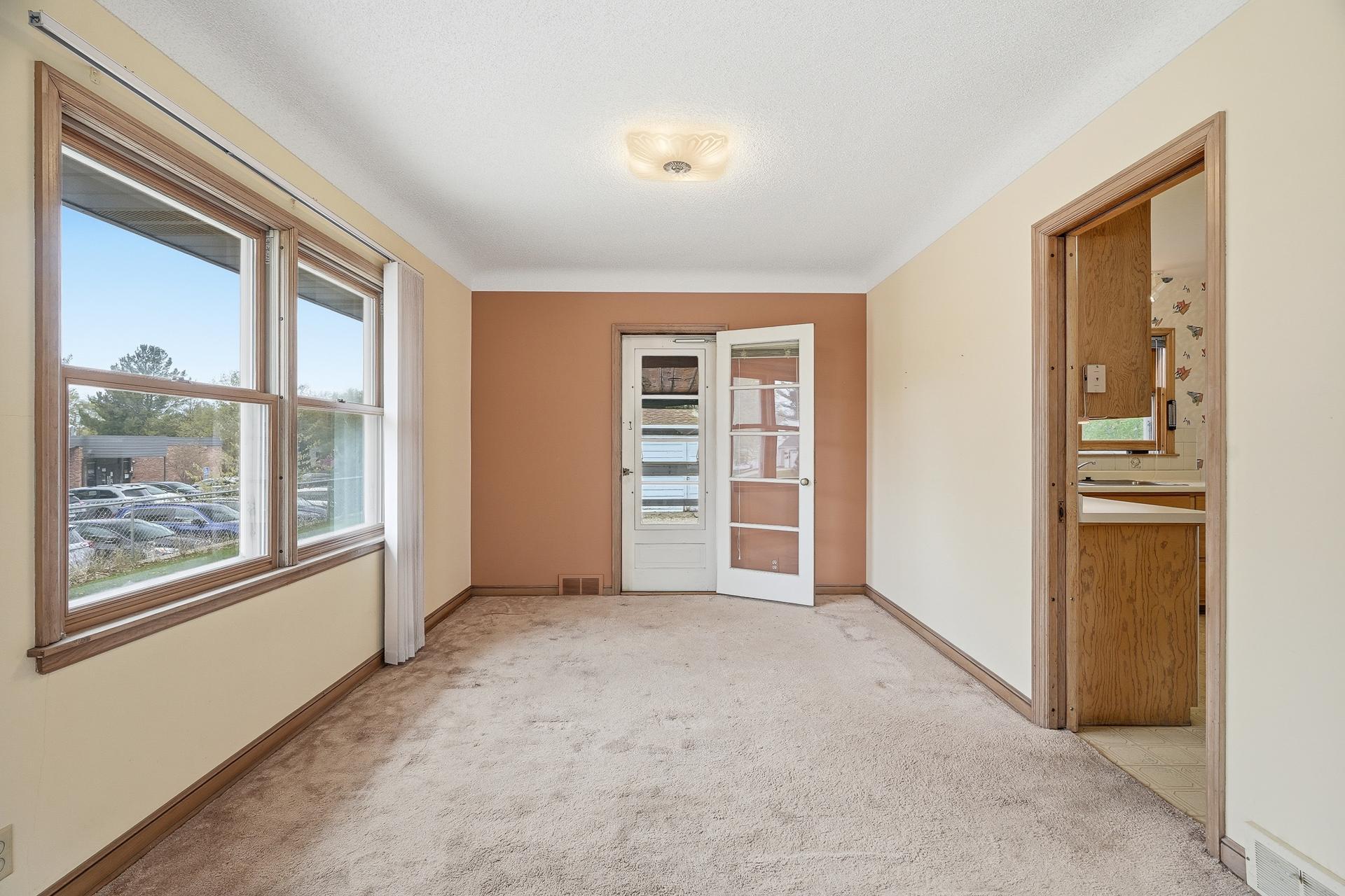 French Door from Dining Room to 3 Season Porch.