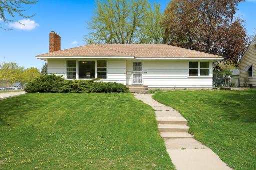 Wonderful opportunity in highly sought after Highland Park. 2BR 2BA one story on .187 acre lot.
