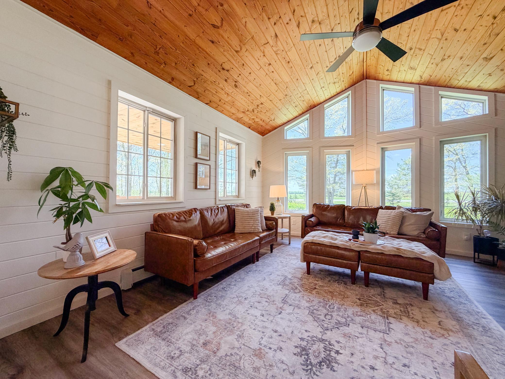 Large living room/sun room