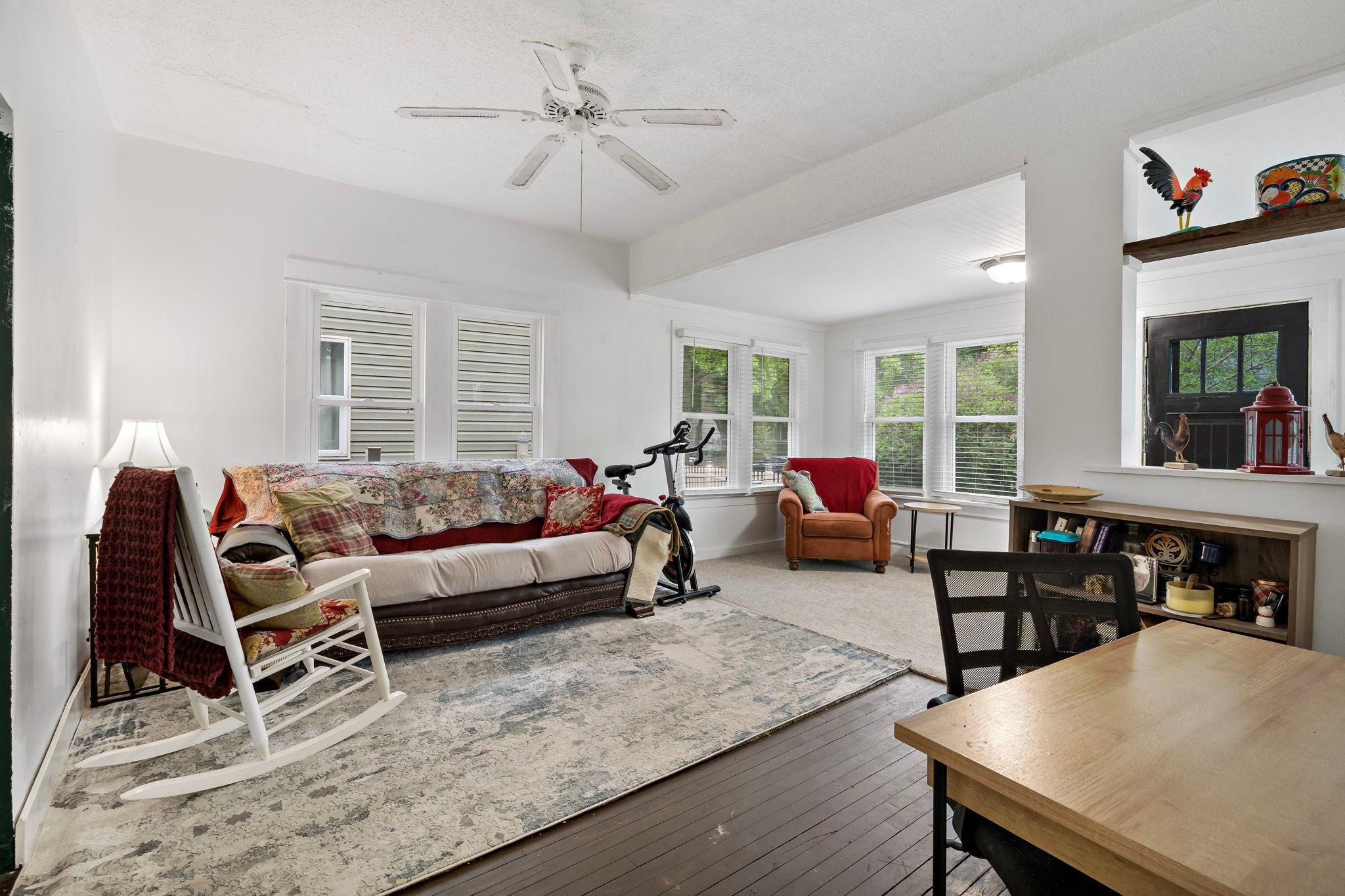 Living Room/Reading Area