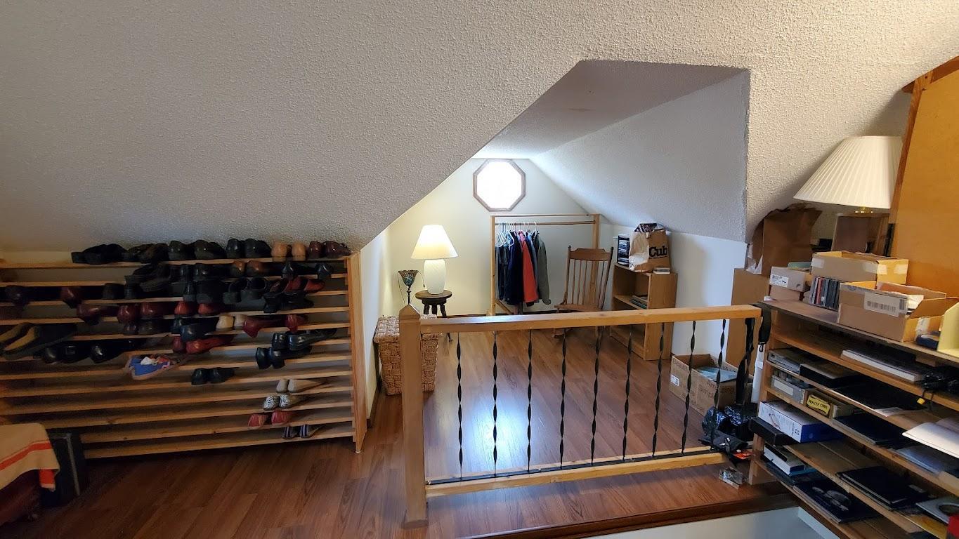 Upper level additional room.